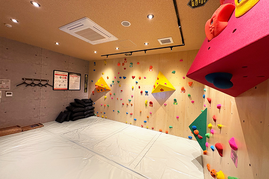 ボルダリングルーム:ジ・アウトレット北九州店_02