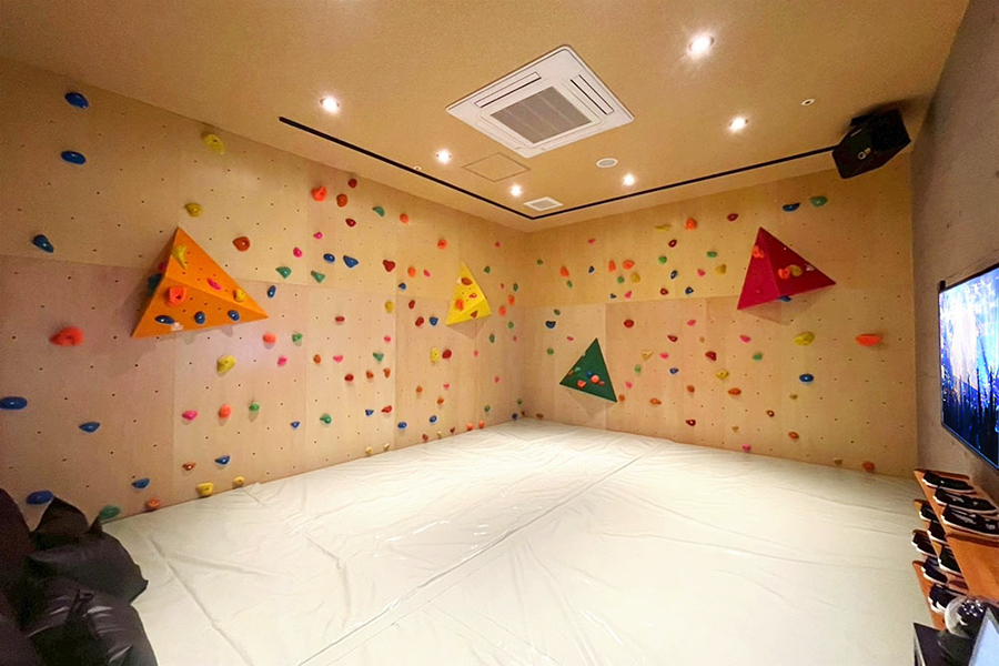 ボルダリングルーム:ジ・アウトレット北九州店_03